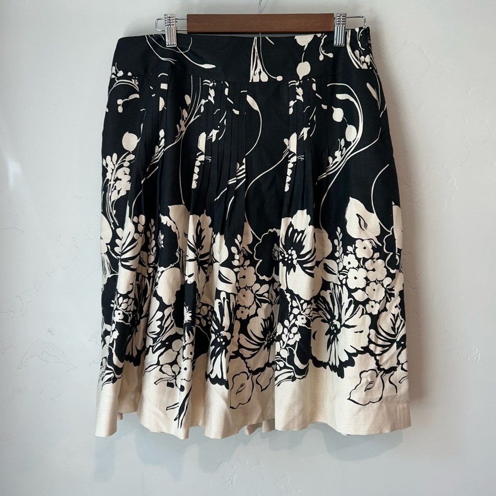 Ann Taylor Black and Cream Floral Pleated Front Silk Cotton A-Line Skirt